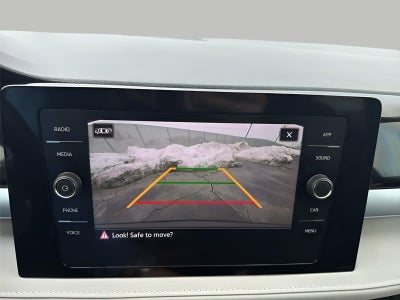 2025 Volkswagen Taos SE 4MOTION