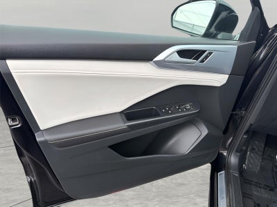2025 Volkswagen Taos SE 4MOTION