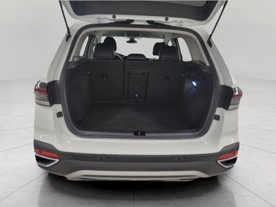 2025 Volkswagen Taos SE 4MOTION