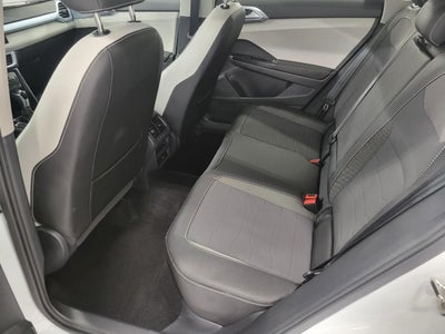 2025 Volkswagen Taos SE 4MOTION