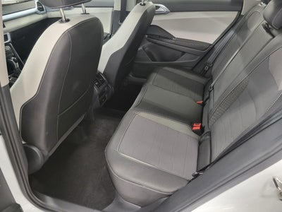2025 Volkswagen Taos SE 4MOTION