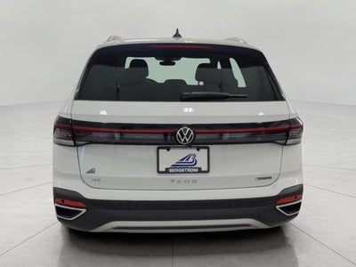 2025 Volkswagen Taos SE 4MOTION