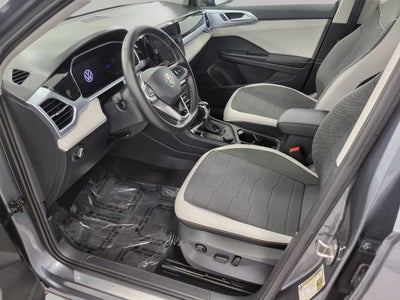 2025 Volkswagen Taos SE 4MOTION
