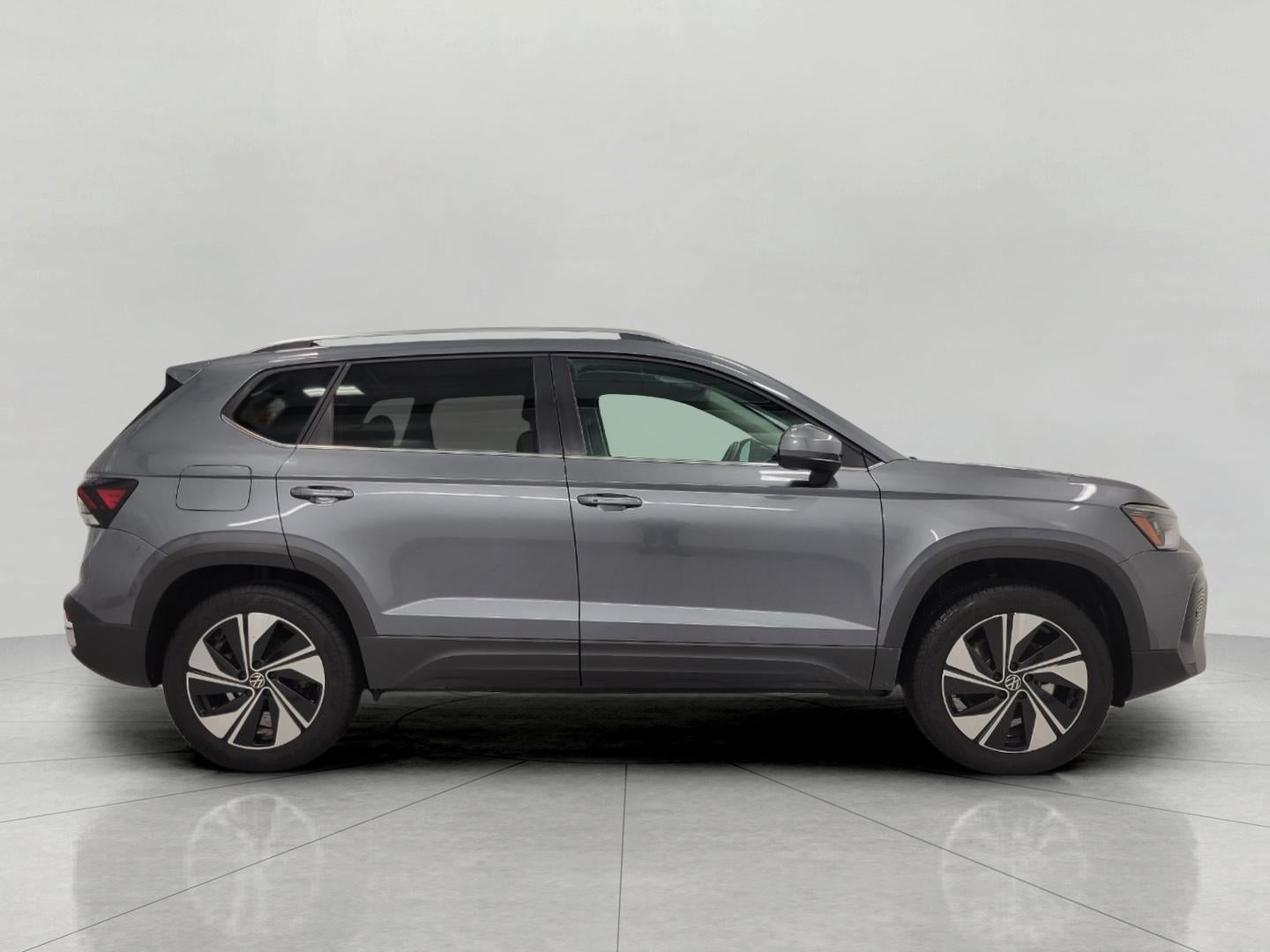 2025 Volkswagen Taos SE 4MOTION
