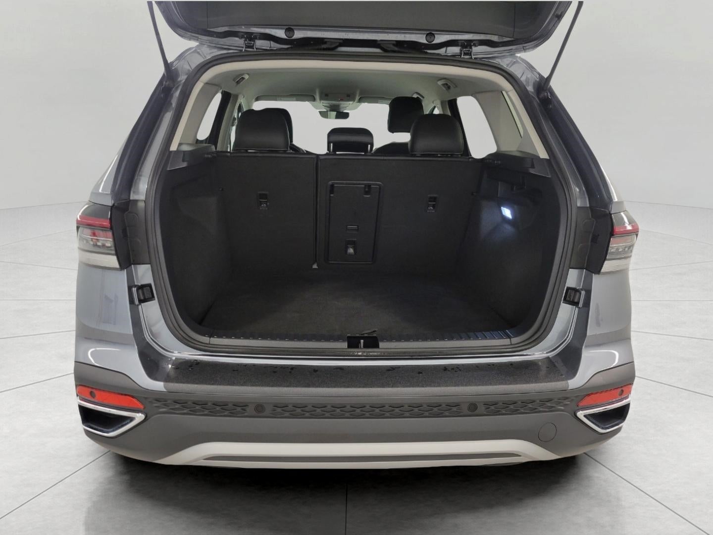 2025 Volkswagen Taos SE 4MOTION