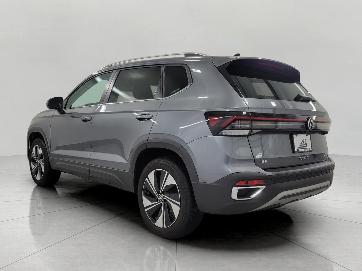 2025 Volkswagen Taos SE 4MOTION