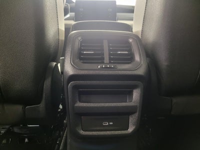 2025 Volkswagen Taos SE 4MOTION