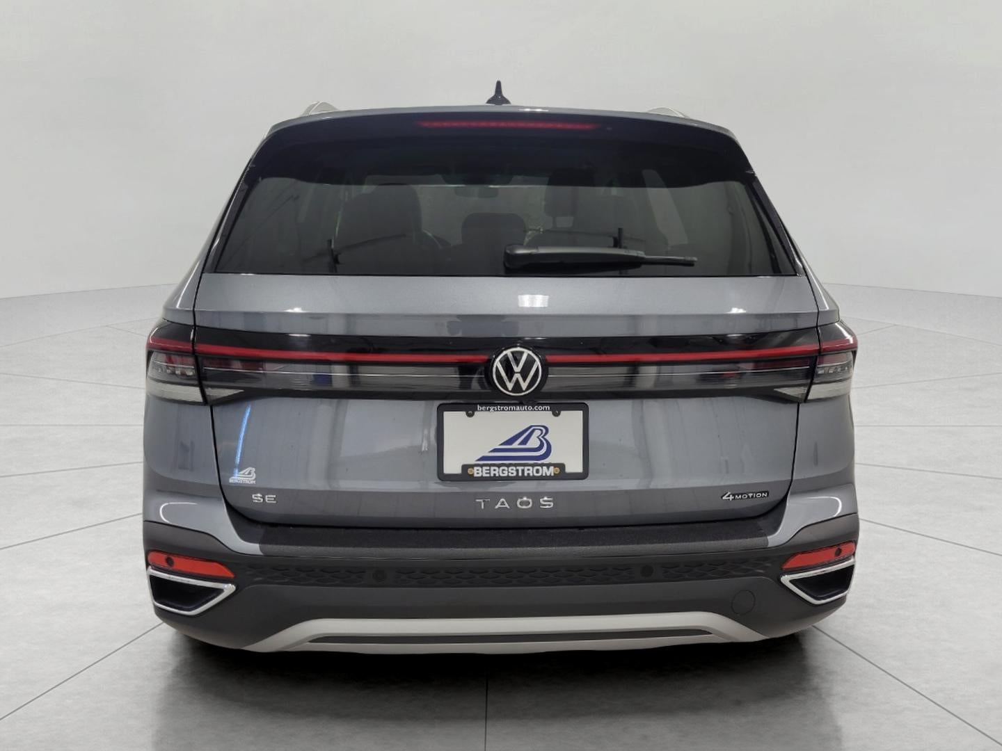 2025 Volkswagen Taos SE 4MOTION
