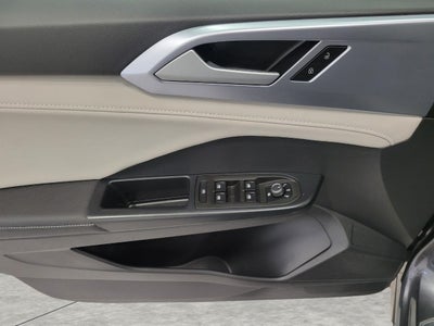 2025 Volkswagen Taos SE 4MOTION