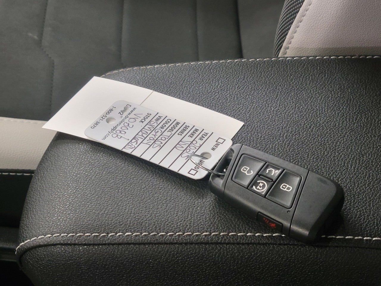 2025 Volkswagen Taos SE 4MOTION