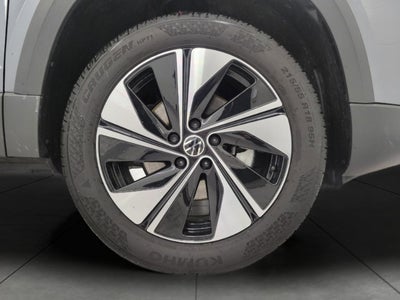 2025 Volkswagen Taos SE 4MOTION