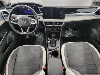 2025 Volkswagen Taos SE 4MOTION