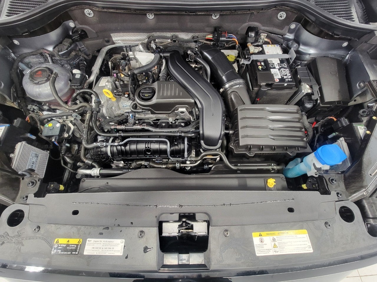 2025 Volkswagen Taos SE 4MOTION