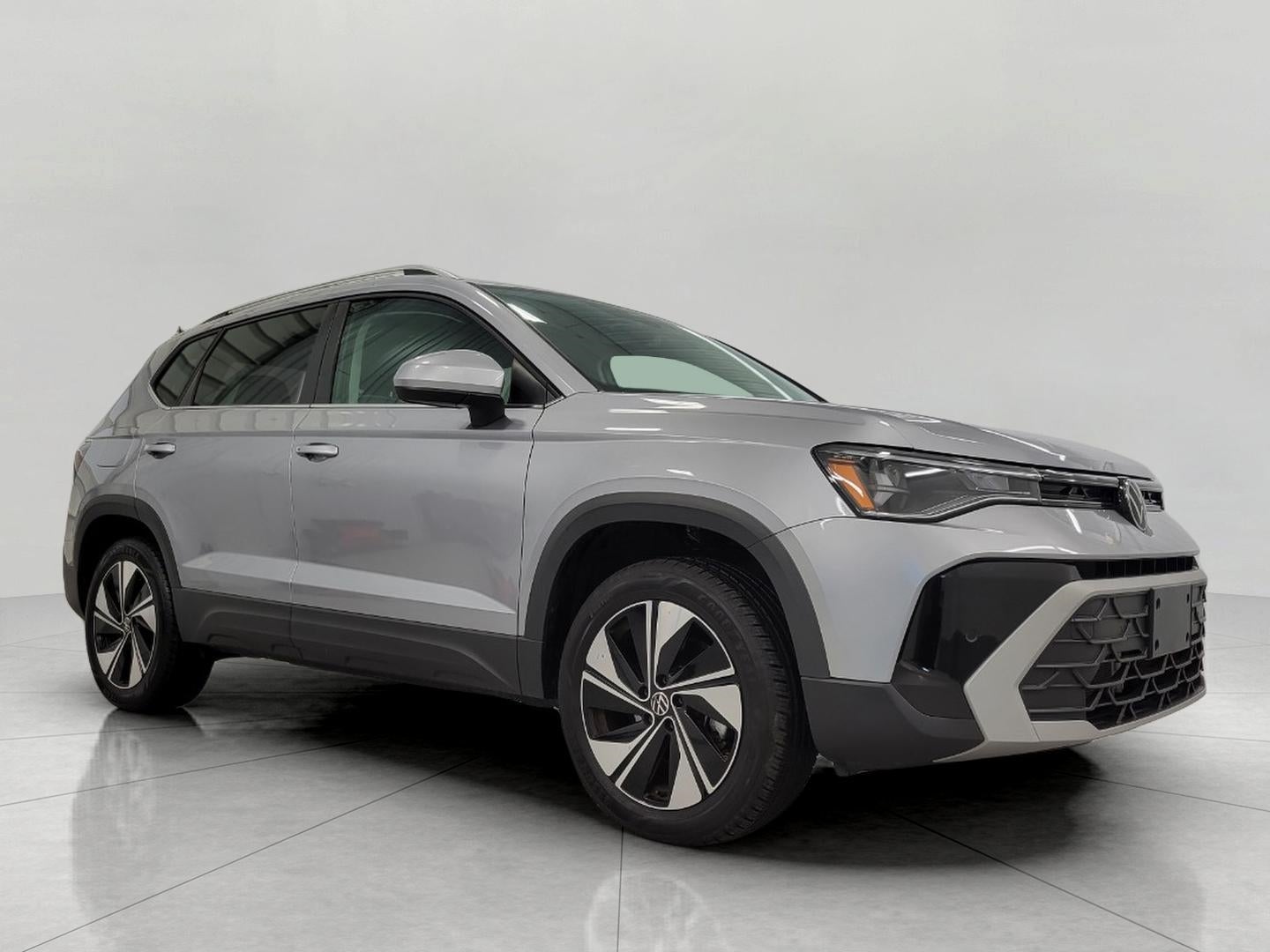 2025 Volkswagen Taos 1.5T SE 4Motion's photo