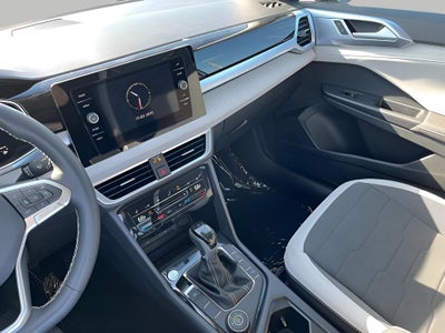 2025 Volkswagen Taos SE 4MOTION