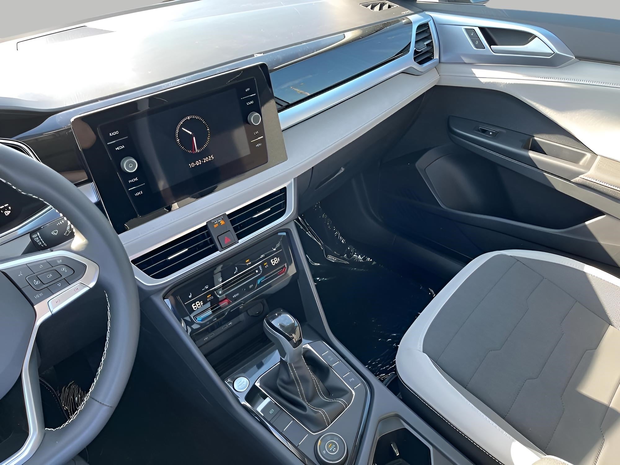 2025 Volkswagen Taos SE 4MOTION