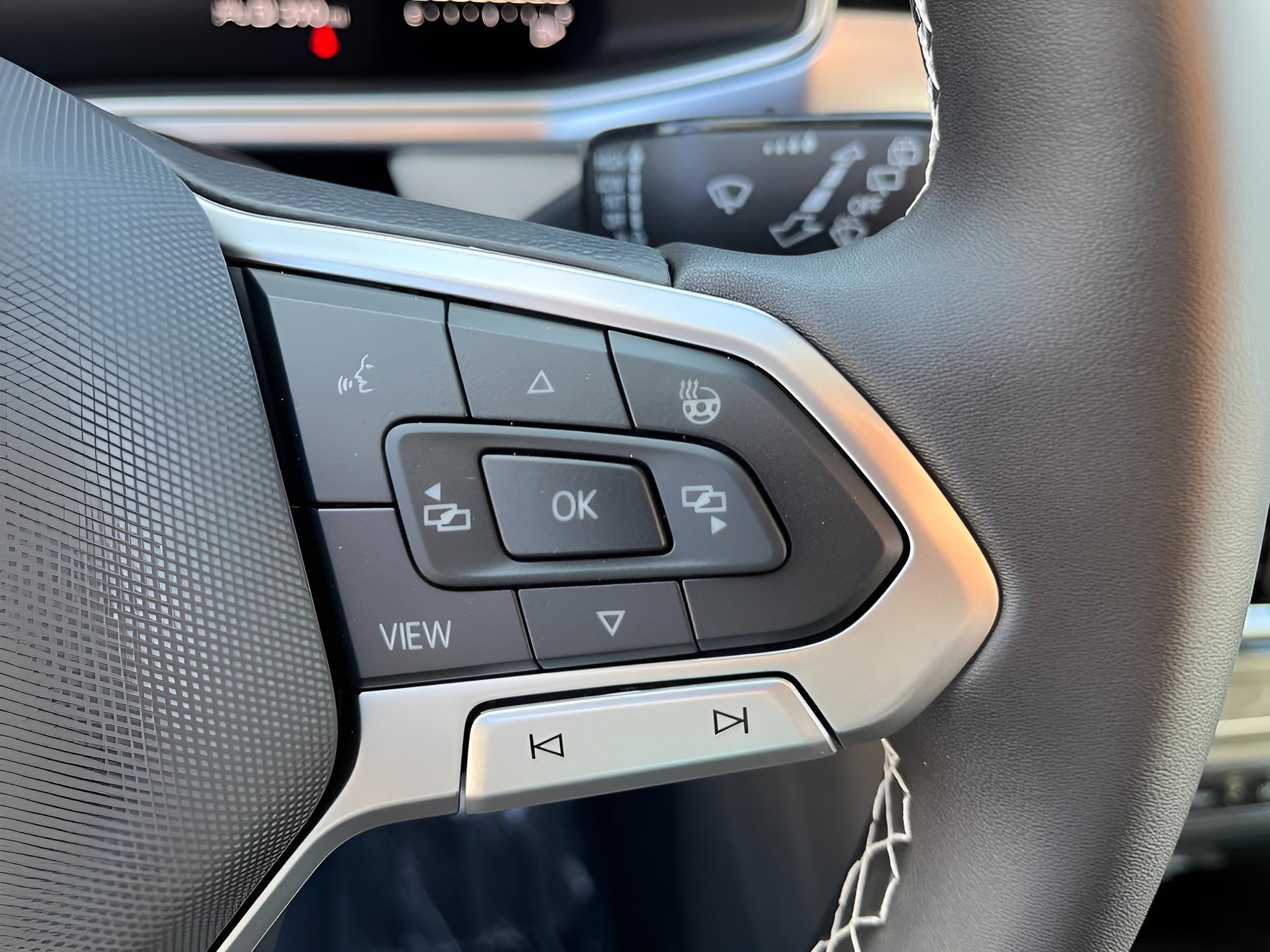 2025 Volkswagen Taos SE 4MOTION