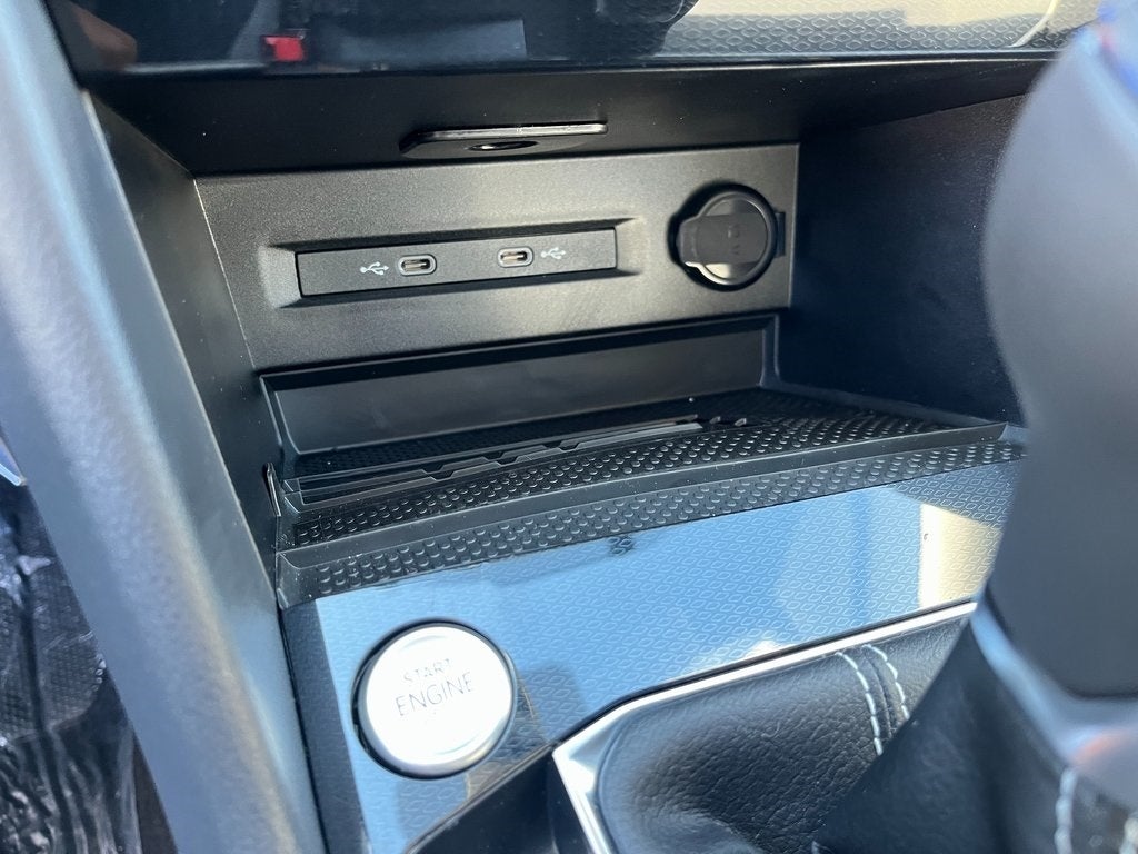 2025 Volkswagen Taos SE 4MOTION