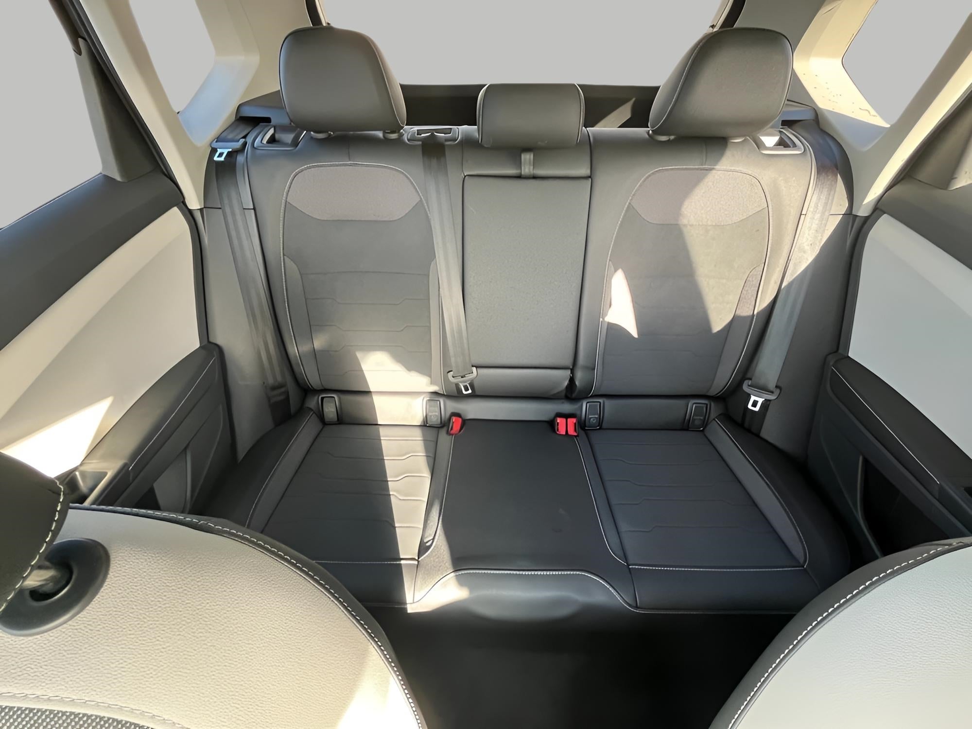 2025 Volkswagen Taos SE 4MOTION