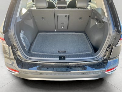 2025 Volkswagen Taos SE 4MOTION