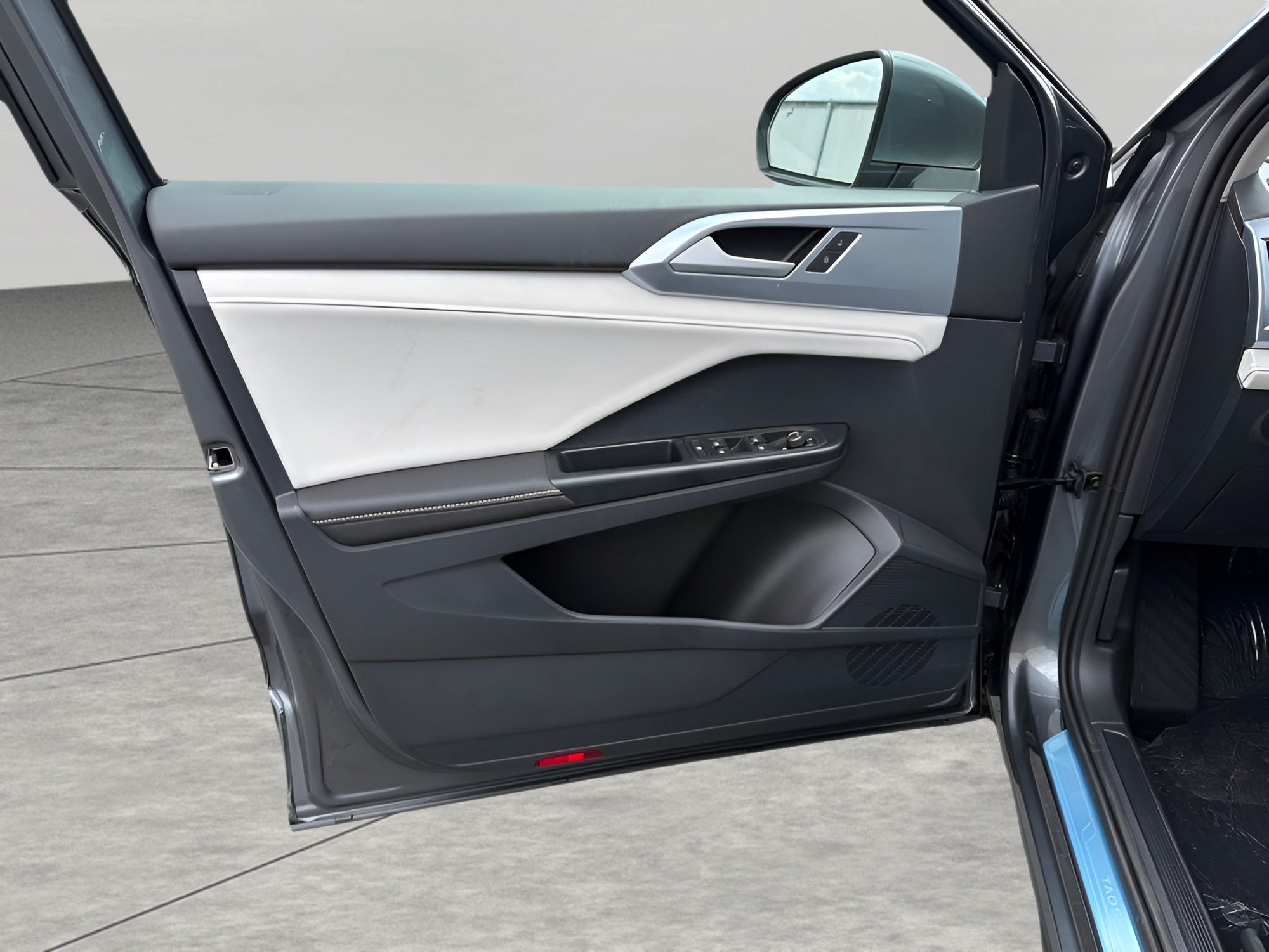 2026 Volkswagen Taos SE 4MOTION