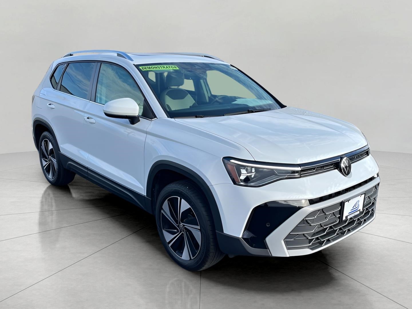 2025 Volkswagen Taos SE 4MOTION