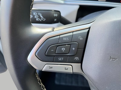 2025 Volkswagen Taos SE 4MOTION