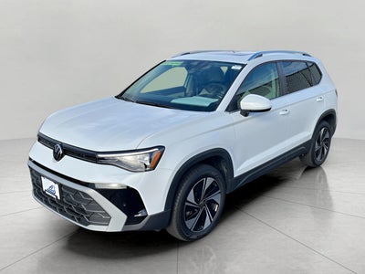 2025 Volkswagen Taos SE 4MOTION
