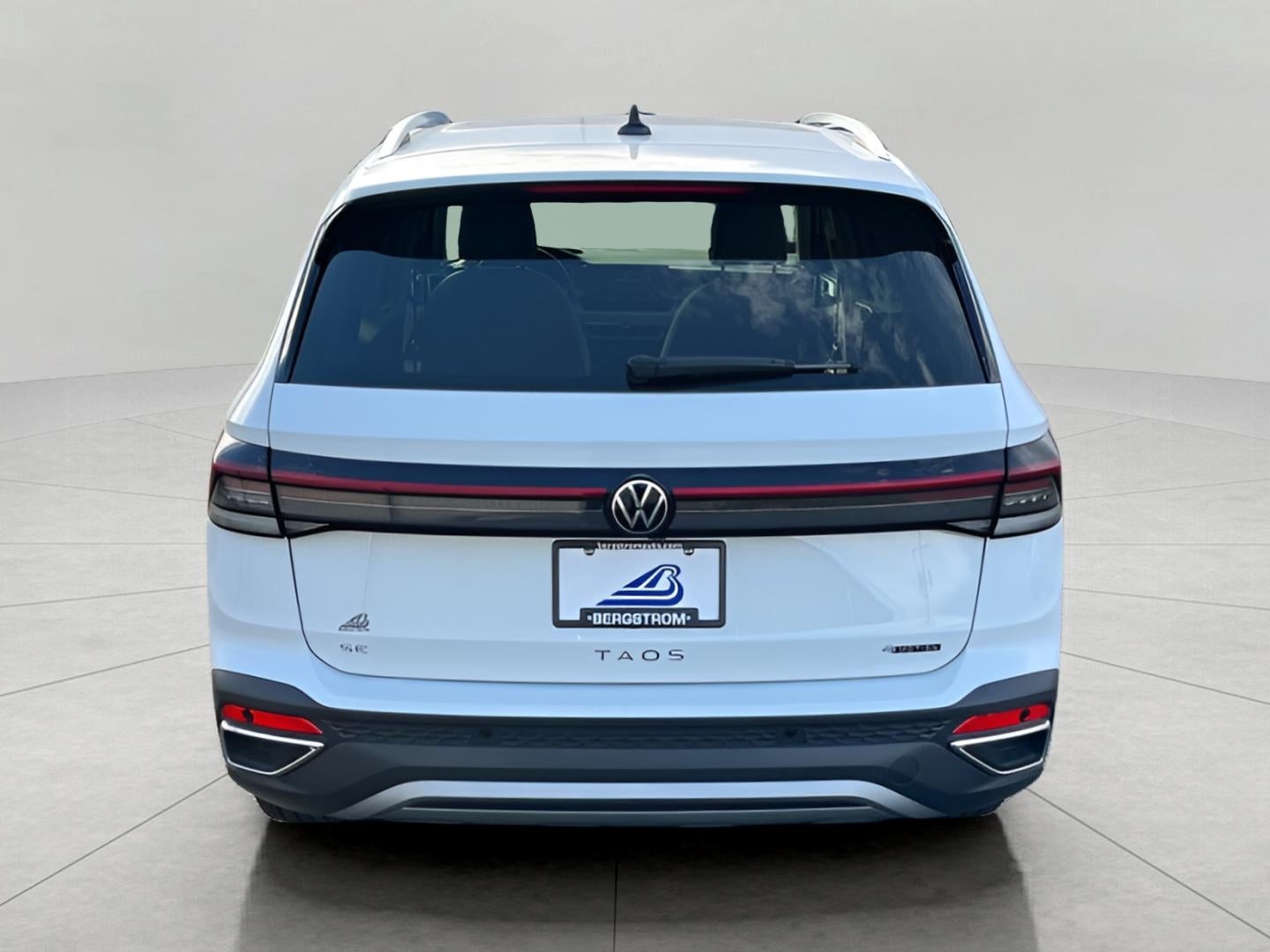 2025 Volkswagen Taos SE 4MOTION