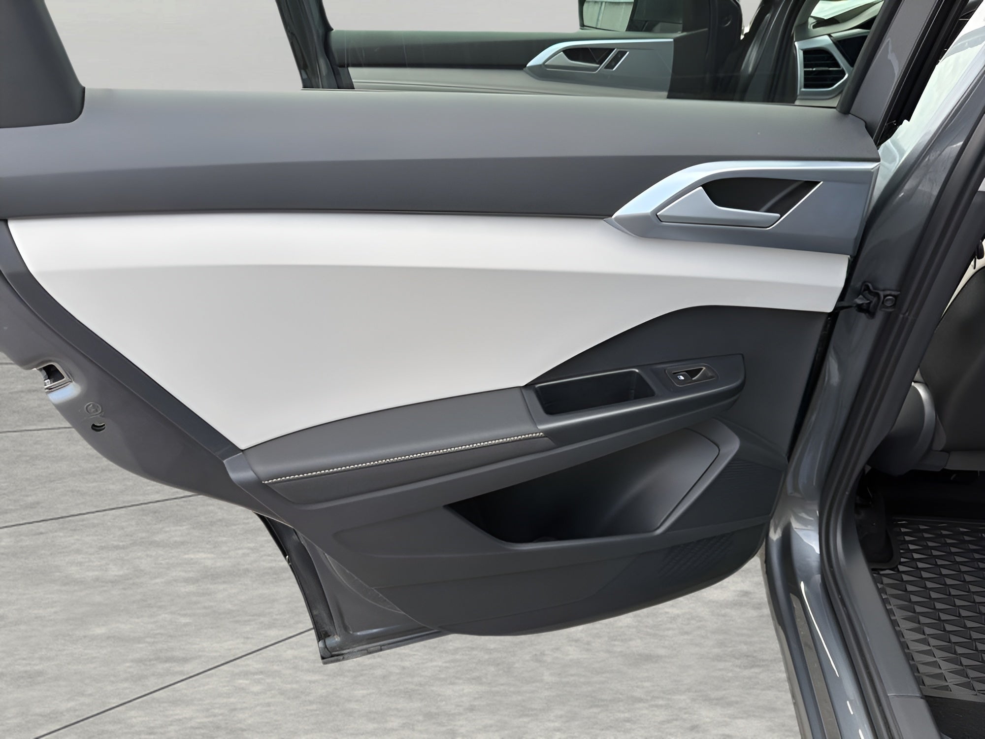 2025 Volkswagen Taos SE 4MOTION