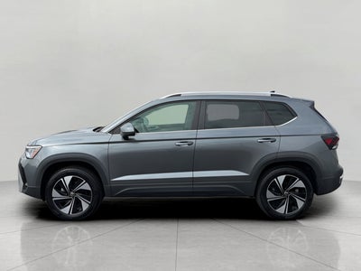 2025 Volkswagen Taos SE 4MOTION