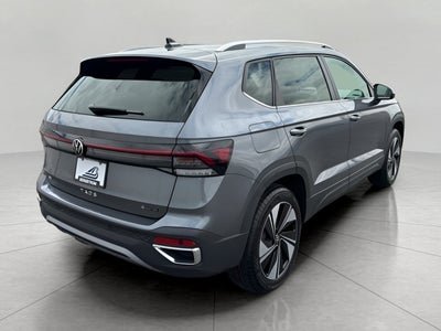 2025 Volkswagen Taos SE 4MOTION