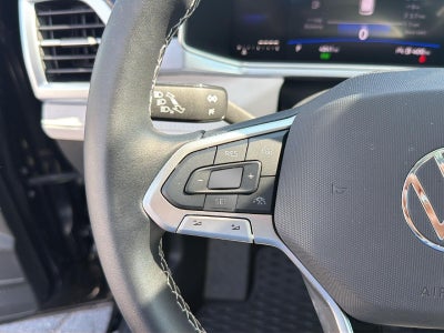 2025 Volkswagen Taos SE 4MOTION