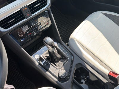 2025 Volkswagen Taos SE 4MOTION