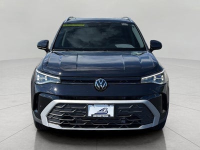 2025 Volkswagen Taos SE 4MOTION