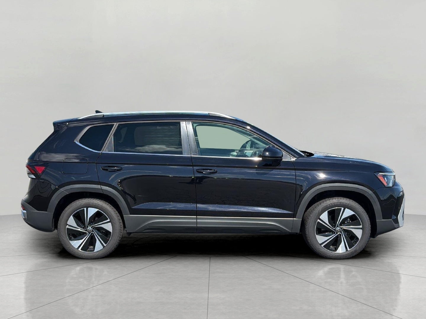2025 Volkswagen Taos SE 4MOTION