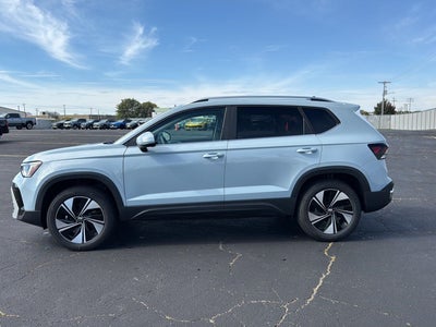2027 Volkswagen Taos SE 4MOTION