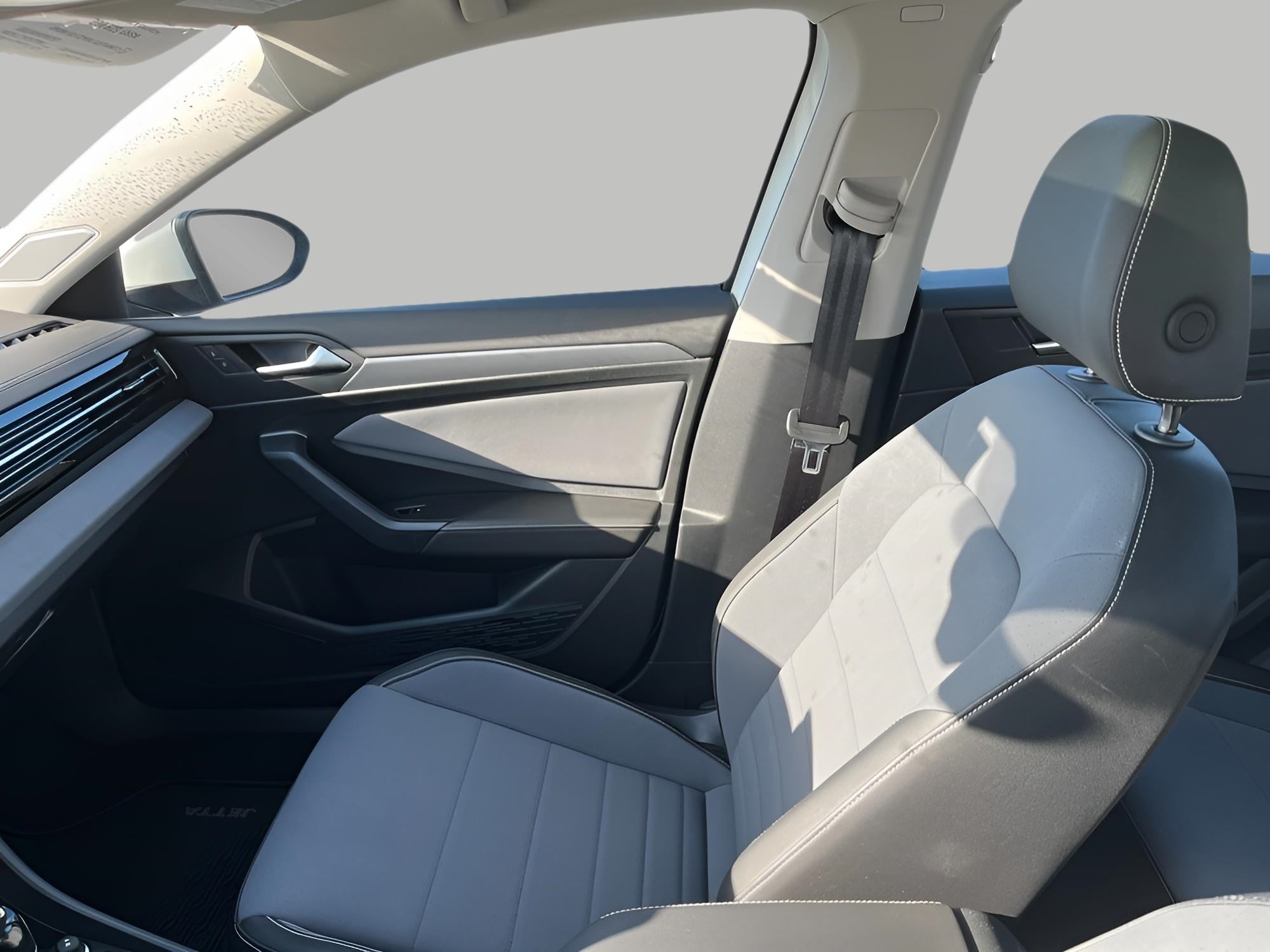 2025 Volkswagen Jetta SE Auto