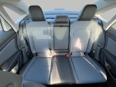 2025 Volkswagen Jetta SE Auto