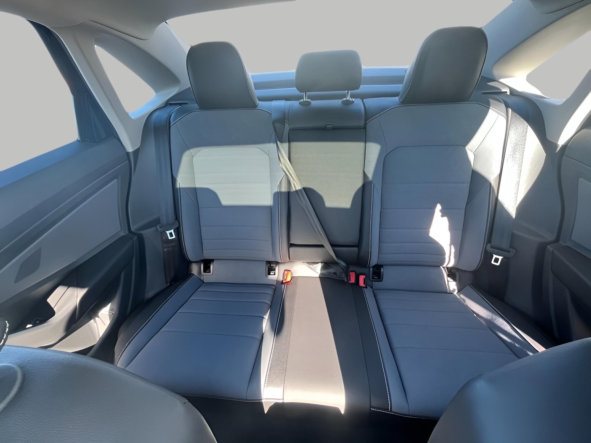 2025 Volkswagen Jetta SE Auto