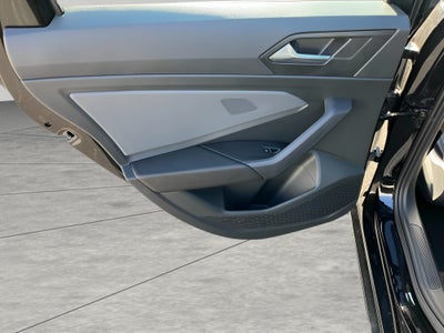 2025 Volkswagen Jetta SE Auto