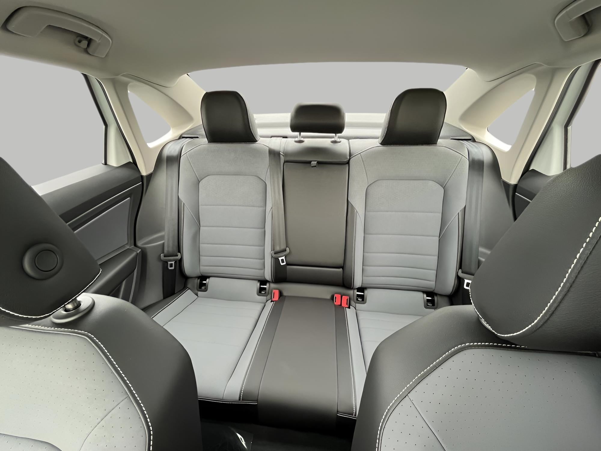 2025 Volkswagen Jetta SE Auto