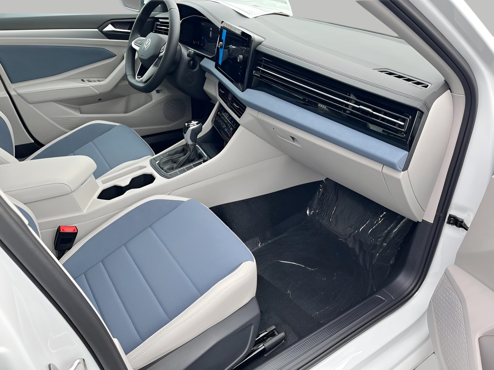 2025 Volkswagen Jetta SE Auto