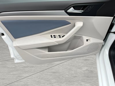 2025 Volkswagen Jetta SE Auto