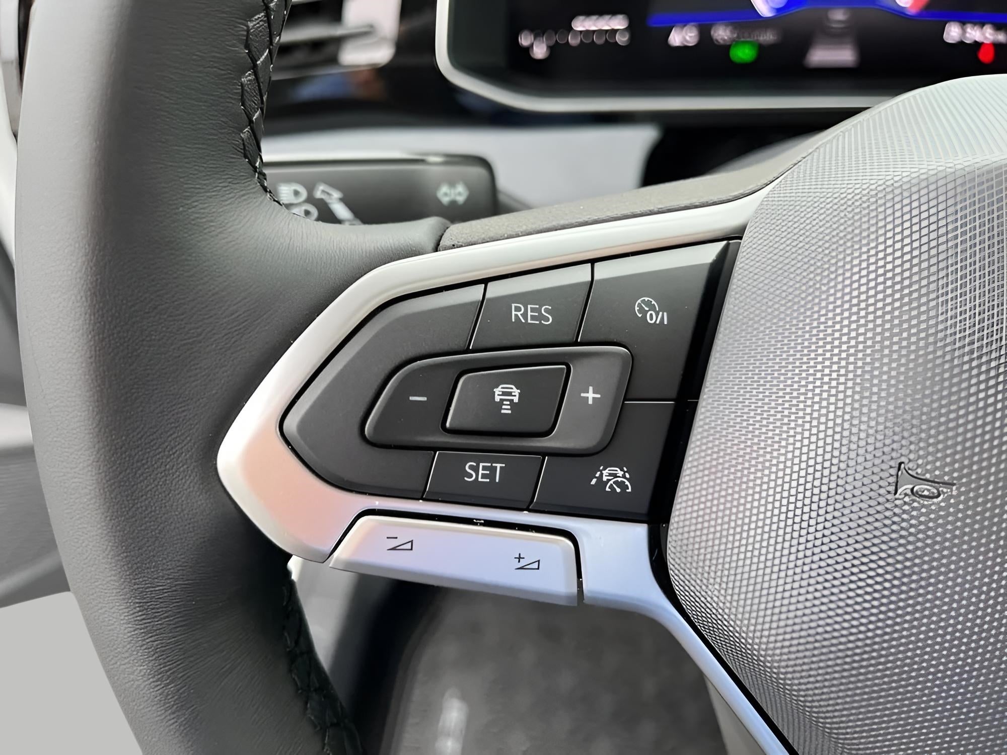 2025 Volkswagen Jetta SE Auto