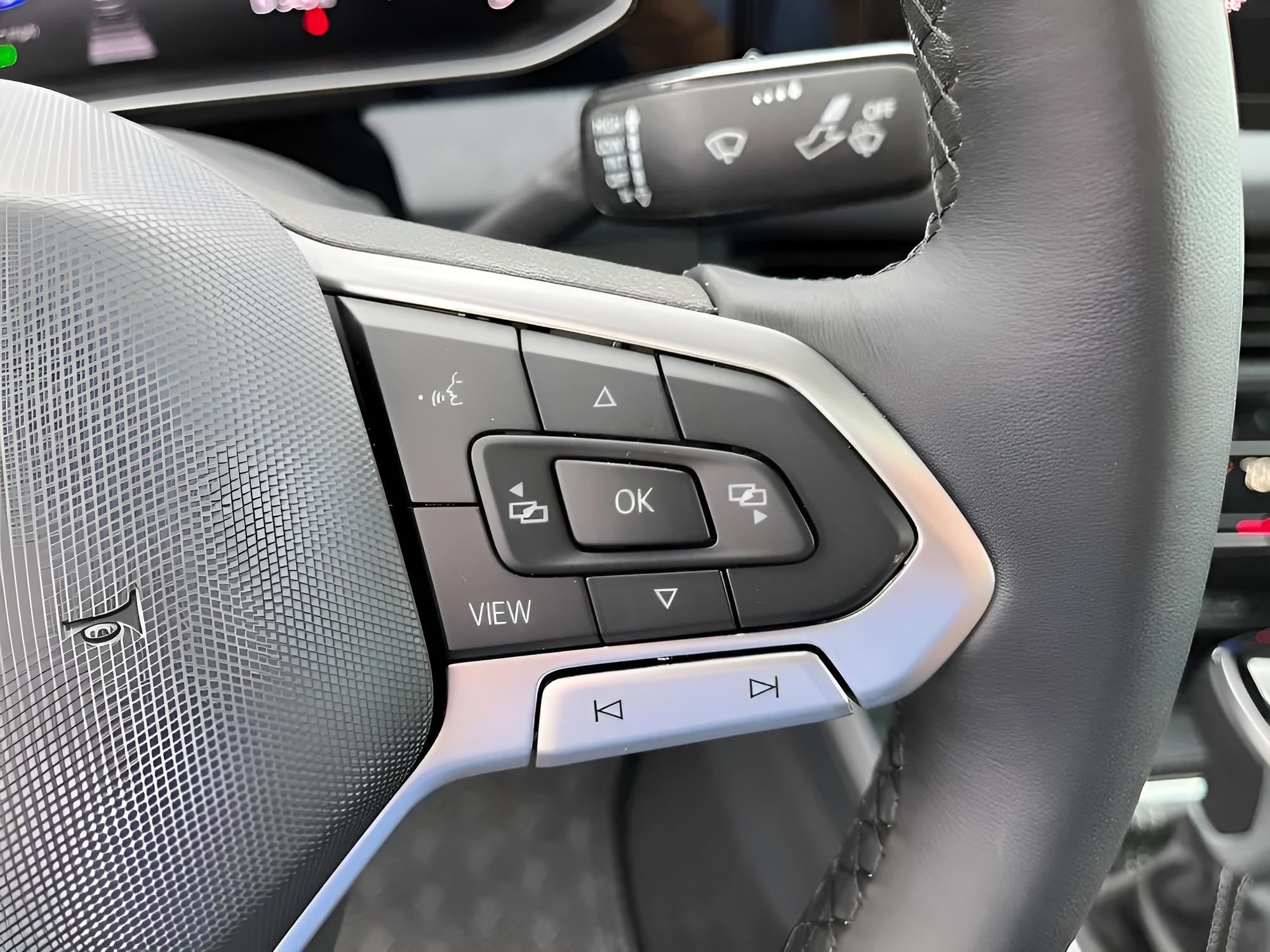 2025 Volkswagen Jetta SE Auto