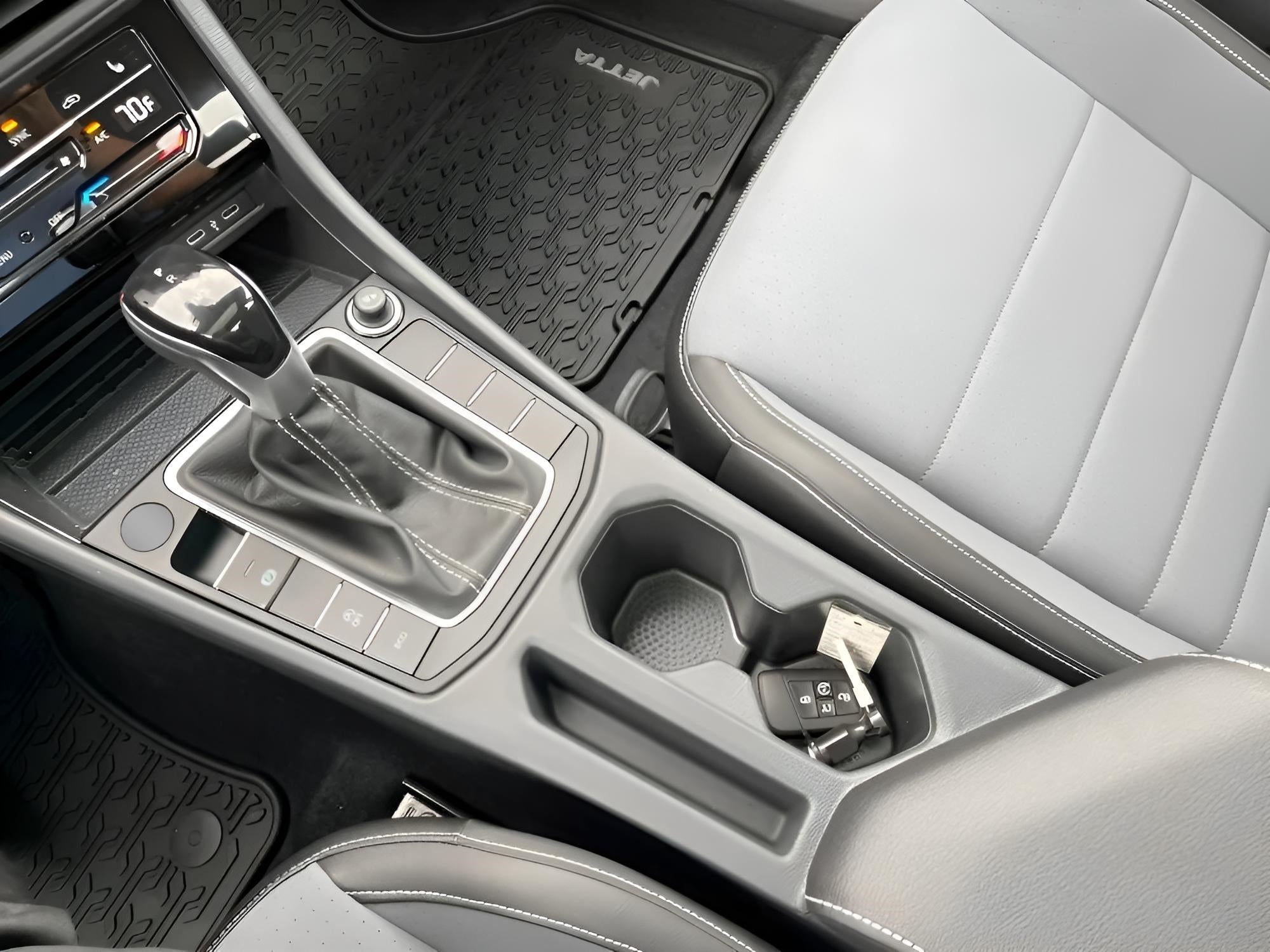 2025 Volkswagen Jetta SE Auto