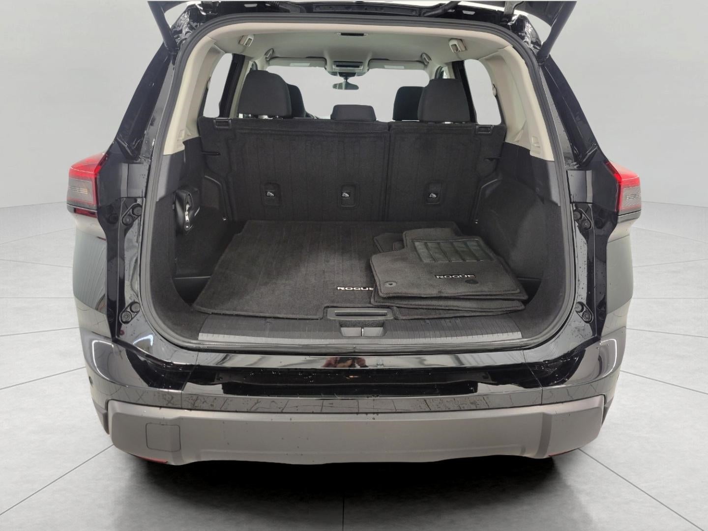 2025 Nissan Rogue AWD SV