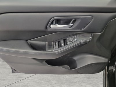 2025 Nissan Rogue AWD SV