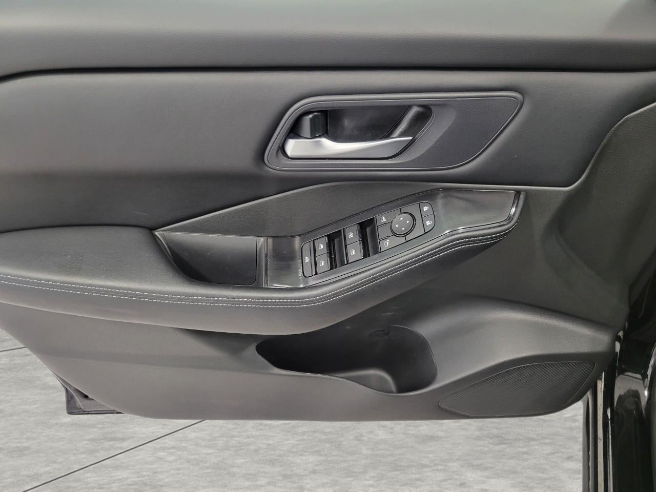 2025 Nissan Rogue AWD SV